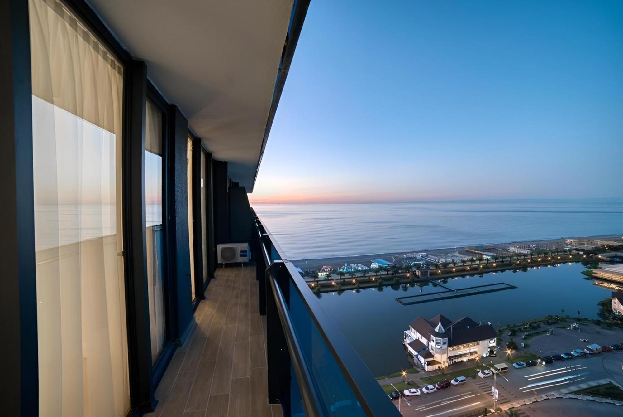 Orbi Batumi City Beach View Hotel Εξωτερικό φωτογραφία